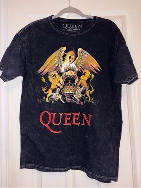 Queen Unisex Black Graphic T-Shirt